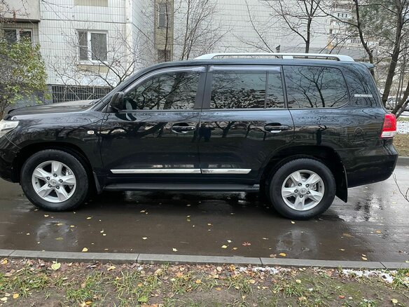 2011 Toyota Land Cruiser 200 Series, чёрный, 3200000 рублей - вид 2