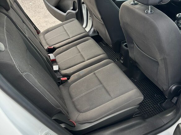 2016 Opel Zafira C Рестайлинг, белый, 1370000 рублей - вид 10