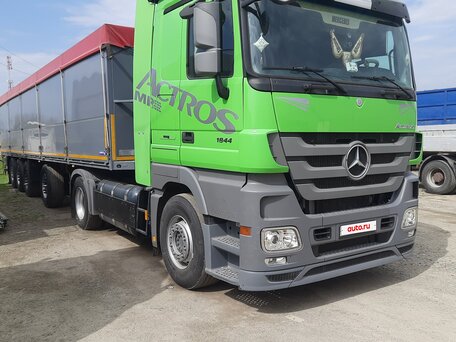 2018 Mercedes-Benz Actros, зелёный, 4700000 рублей, вид 4