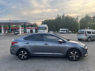 2018 Hyundai Solaris II, серый, 970000 рублей, вид 2