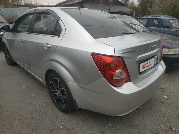 2013 Chevrolet Aveo II, серебристый - вид 7