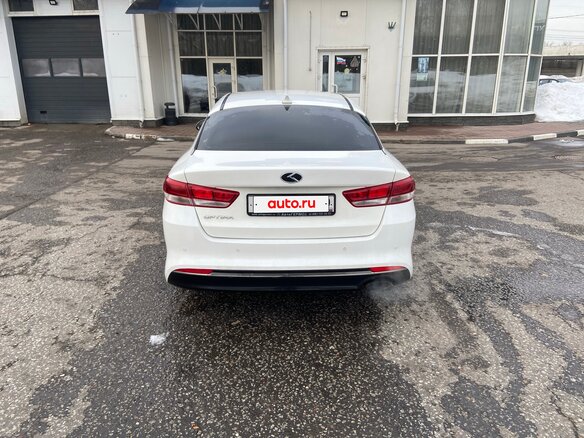 2017 Kia Optima IV, белый, 950000 рублей - вид 4