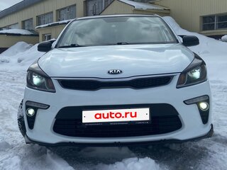 2020 Kia Rio IV, белый, 1280000 рублей, вид 4