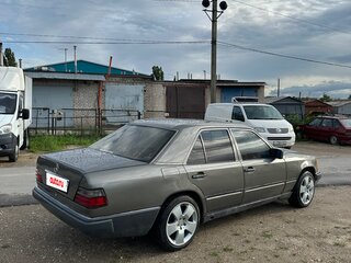 1994 Mercedes-Benz E-Класс 200 I (W124), серый, 700000 рублей, вид 5