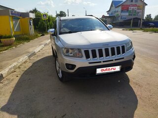 2011 Jeep Compass I Рестайлинг, серебристый, 900000 рублей, вид 5