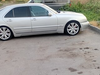 2001 Mercedes-Benz E-Класс 200 II (W210, S210) Рестайлинг, серебристый, 500000 рублей, вид 5