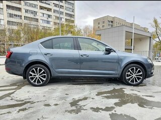 2017 Skoda Octavia III (A7) Рестайлинг, серый, 2500000 рублей, вид 4
