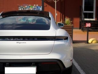 2022 Porsche Taycan I, белый, 7000000 рублей, вид 5