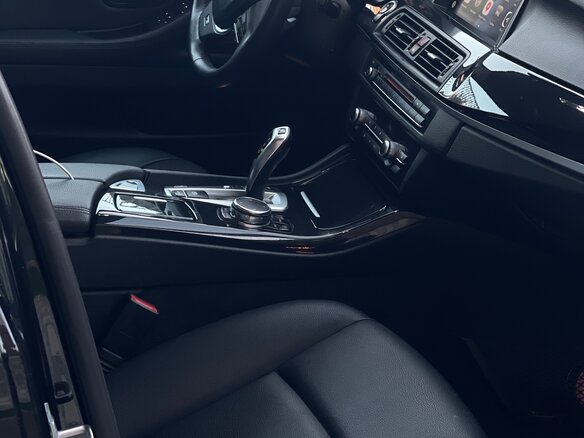 2014 BMW 5 серии 520i VI (F10/F11/F07) Рестайлинг, чёрный, 1800000 рублей - вид 16
