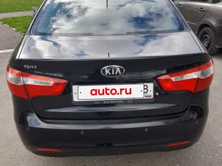 2013 Kia Rio III, чёрный, 600000 рублей, вид 5
