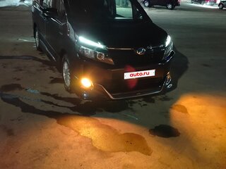 2015 Toyota Voxy III (R80), синий, 2350000 рублей, вид 1