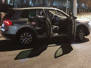 2019 Volkswagen Tiguan II, серебристый, 3000000 рублей, вид 3