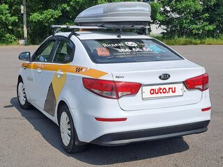 2016 Kia Rio III Рестайлинг, белый, 350000 рублей, вид 4
