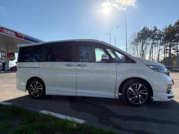 2015 Honda Stepwgn Spada V, белый, 1600000 рублей - вид 1