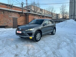 2015 Volkswagen Touareg II Рестайлинг, серый, 4000000 рублей, вид 1