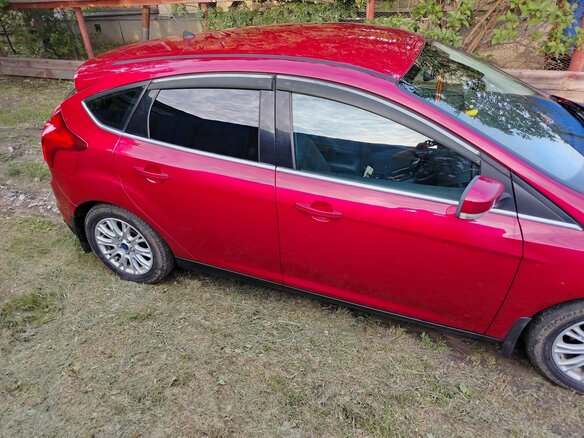 2013 Ford Focus III, красный, 1100000 рублей - вид 2