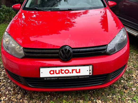 2011 Volkswagen Golf VI, красный, 750000 рублей