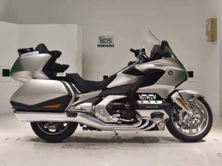 2023 Honda GL 1800 Gold Wing, серебристый, 2700000 рублей, вид 1