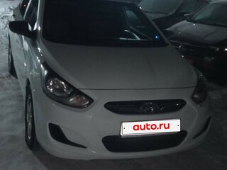 2013 Hyundai Solaris I, белый, 750000 рублей, вид 3