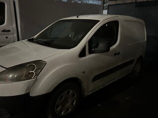 2014 Peugeot Partner II Рестайлинг, белый, 300000 рублей, вид 3