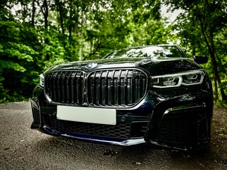 2021 BMW 7 серии 730d xDrive VI (G11/G12) Рестайлинг, чёрный, 6150000 рублей, вид 2