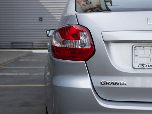 2026 Lada (ВАЗ) Granta I Рестайлинг, серебристый, 1117000 рублей - вид 9