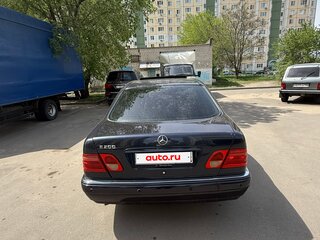 1998 Mercedes-Benz E-Класс 200 II (W210, S210), синий, 470000 рублей, вид 3