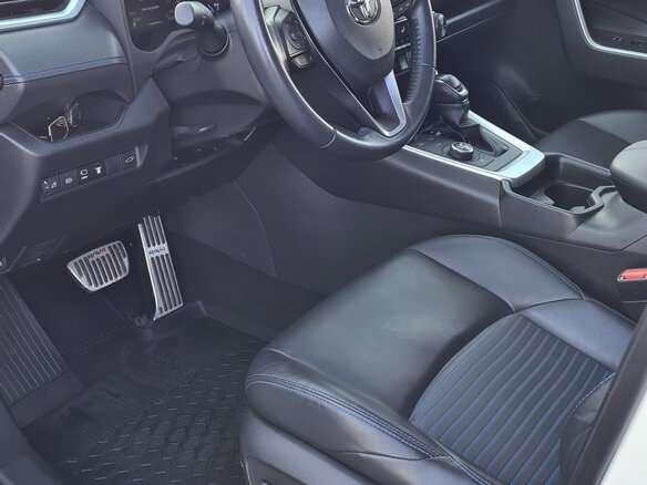 2020 Toyota RAV4 V (XA50), белый, 3390000 рублей - вид 8