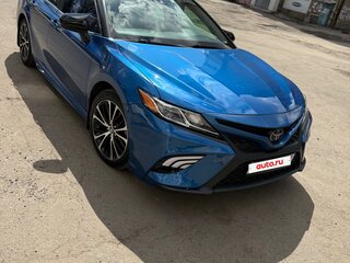 2019 Toyota Camry US Market VIII (XV70), синий, 2600000 рублей, вид 1