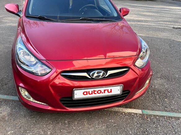 2013 Hyundai Accent IV, красный