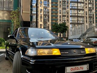 1988 Toyota Mark II VI (X80), серебристый, 800000 рублей, вид 3