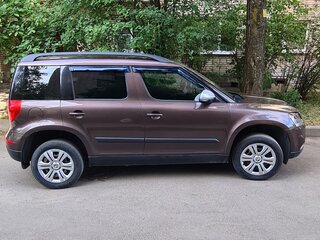 2014 Skoda Yeti I Рестайлинг, коричневый, 1000000 рублей, вид 3