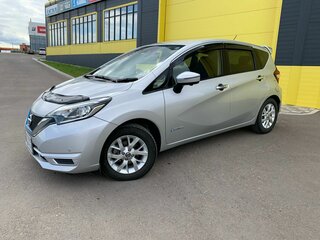 2019 Nissan Note e-Power II Рестайлинг, серебристый, 1200000 рублей, вид 2