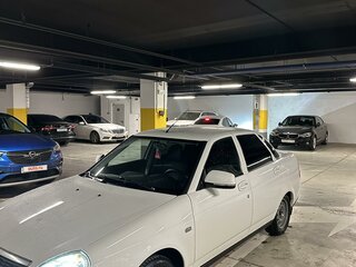2015 Lada (ВАЗ) Priora I Рестайлинг, белый, 899000 рублей, вид 1