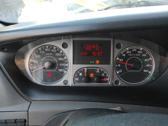 2012 Iveco Daily, белый, 2000000 рублей - вид 13