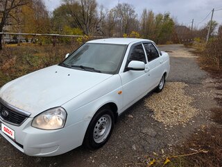 2017 Lada (ВАЗ) Priora I Рестайлинг, белый, 325000 рублей, вид 1