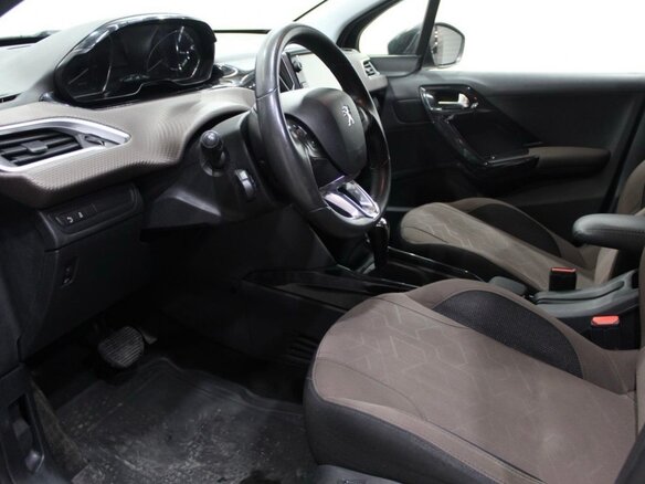 2014 Peugeot 2008 I, серый, 570000 рублей - вид 8