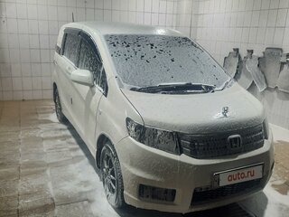 2010 Honda Freed I, белый, 900000 рублей, вид 2