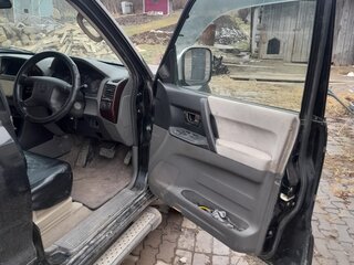 2000 Mitsubishi Pajero III, чёрный, 850000 рублей, вид 5