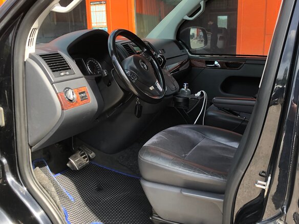2012 Volkswagen Multivan T5 Рестайлинг, чёрный, 2950000 рублей - вид 6