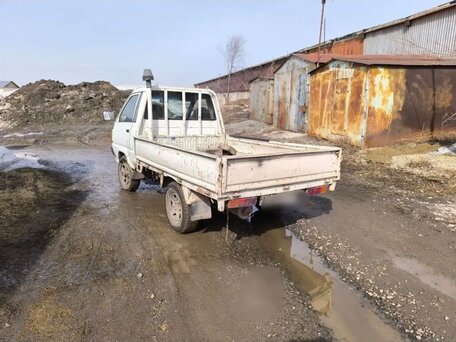 1993 Toyota TownAce, белый, 750000 рублей, вид 4