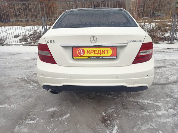 2011 Mercedes-Benz C-Класс 180 BlueEFFICIENCY III (W204) Рестайлинг, белый - вид 4