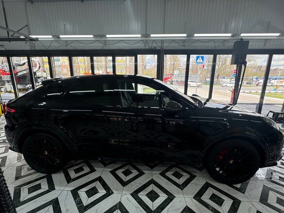 2021 Porsche Cayenne GTS Coupé III, чёрный, 14200000 рублей - вид 10