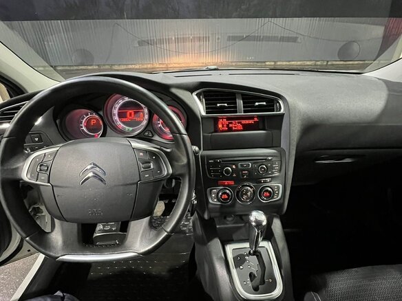 2013 Citroen C4 II, белый, 600000 рублей - вид 10