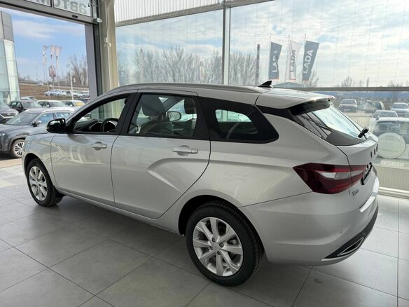 2026 Lada (ВАЗ) Vesta SW I Рестайлинг (NG), серебристый - вид 5