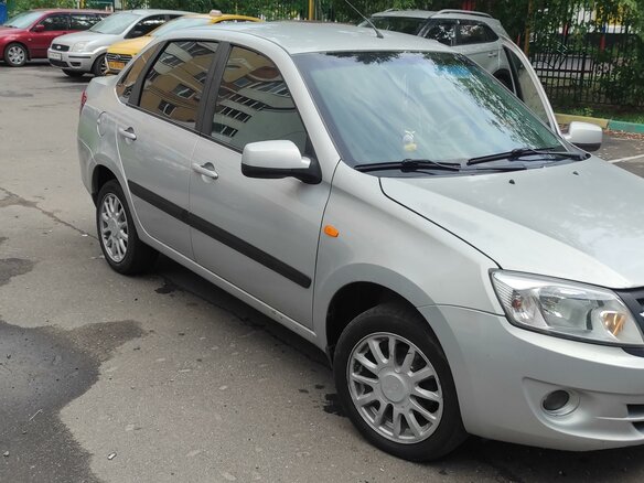 2013 Lada (ВАЗ) Granta I, серебристый - вид 2