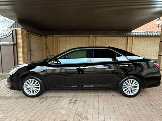 2016 Toyota Camry VII (XV50) Рестайлинг, чёрный, 2250000 рублей, вид 2