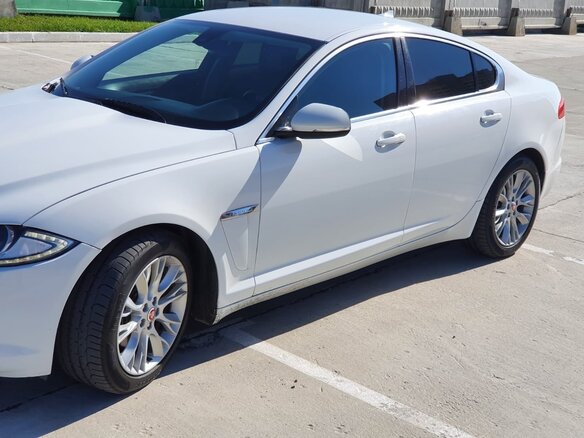2014 Jaguar XF I Рестайлинг, белый, 1666666 рублей - вид 3