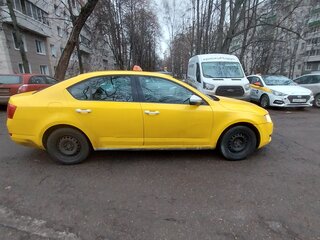 2015 Skoda Octavia III (A7), жёлтый, 650000 рублей, вид 3