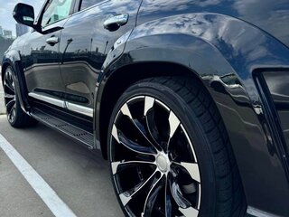 2020 Toyota Land Cruiser 200 Series Рестайлинг 2, чёрный, 10500000 рублей, вид 4